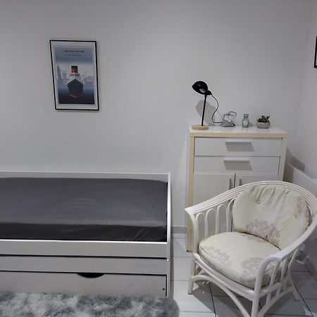 Charmant Studio Canape Lit Netflix Prime Video Dazn Wifi Le Havre Kültér fotó